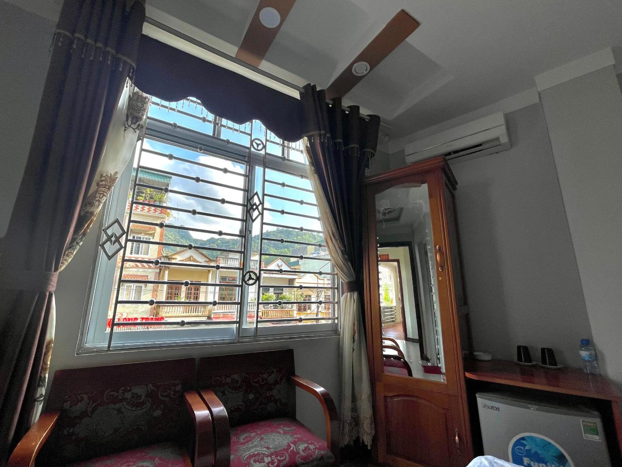 Thai Thinh Hotel Dong Van  Exterior foto
